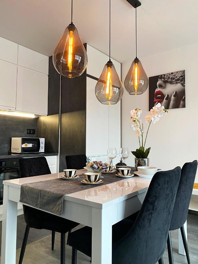 Apartament Sloneczny Apartment Jelenia Gora Bagian luar foto